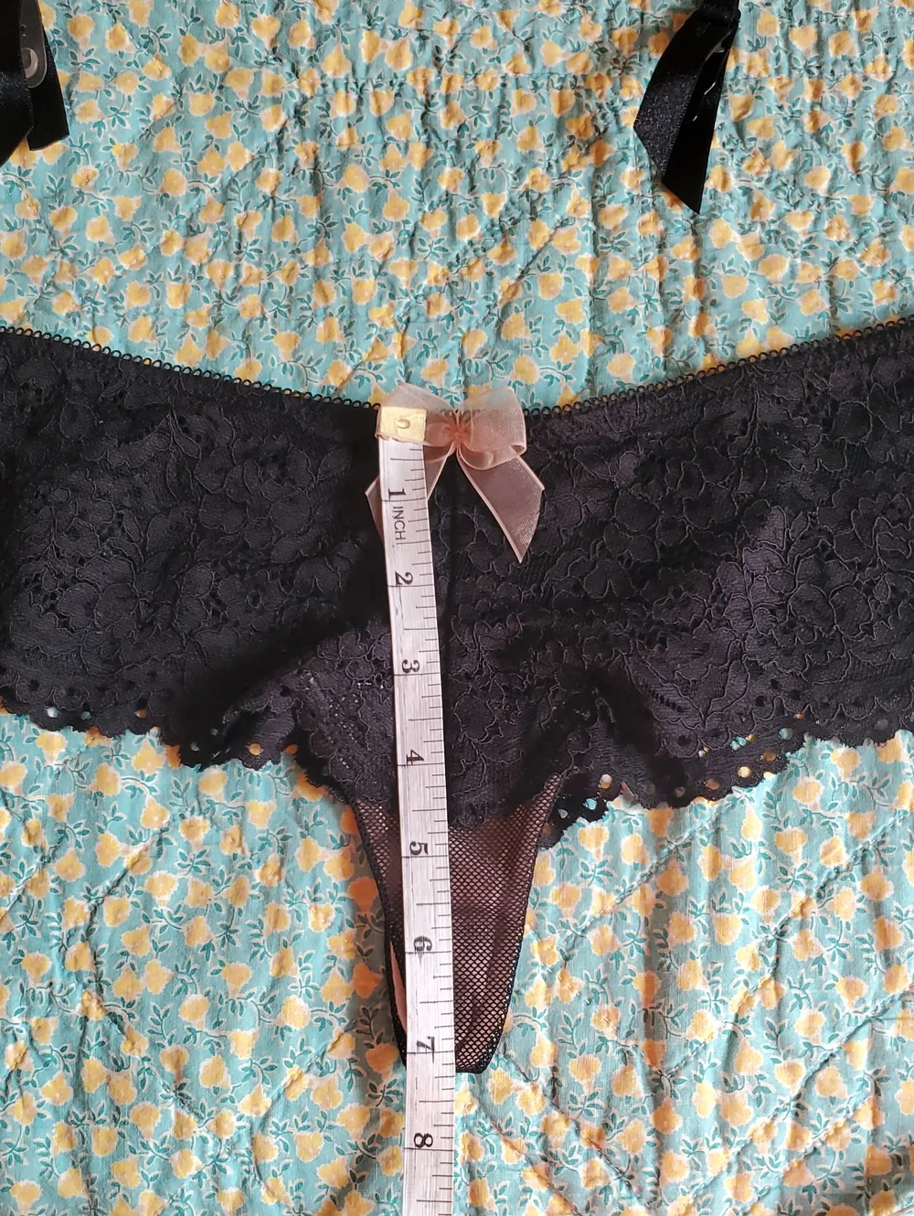 B.Tempted Wacoal 32DDD Ciao Bella Garter Set